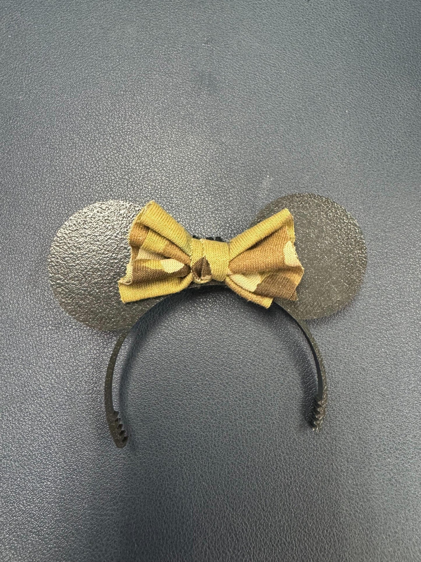 Labubu Military Mouse Ears with camo print bow, perfect for Pop Mart figures, black matte finish, secure mini band.